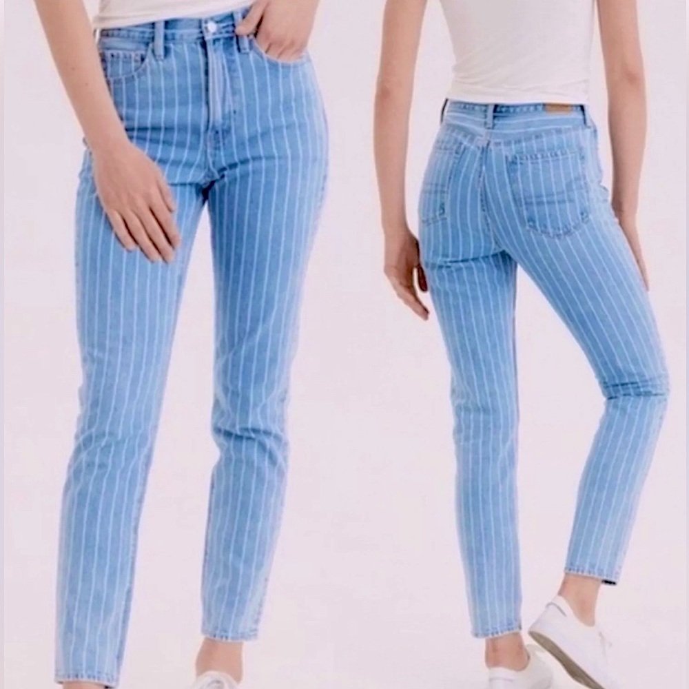 American Eagle High Rise Striped Mom Jeans, Sz: 2 Short, 26” inseam,